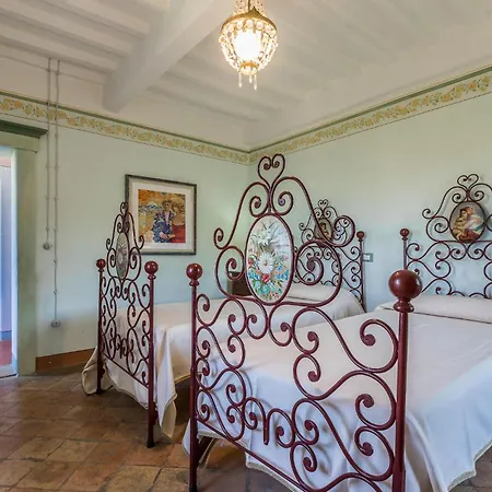 Lovely In With Jacuzzi Vakantiehuis *
